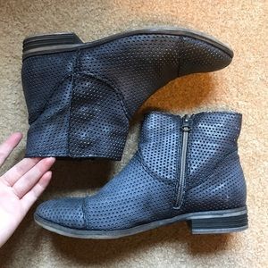 Barely worn REAL LEATHER / FELMINI  Booties //